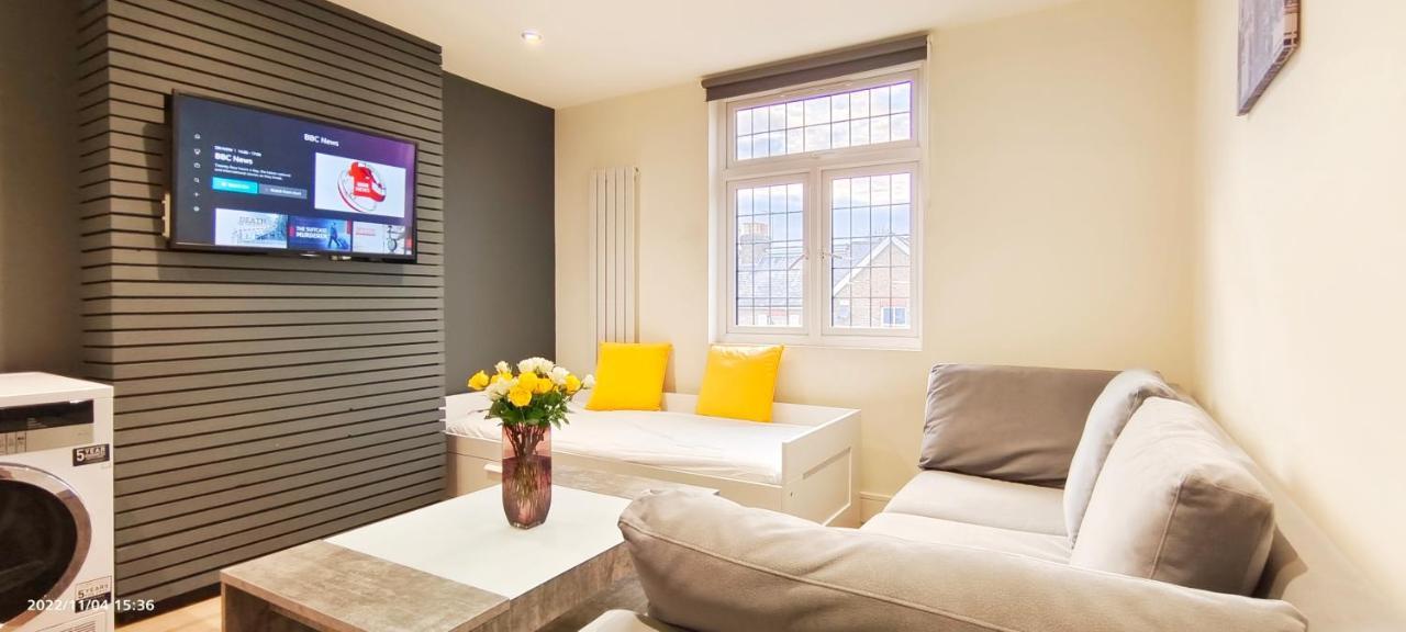 First Floor Flat 1 Northwood Apartment Лондон Екстериор снимка