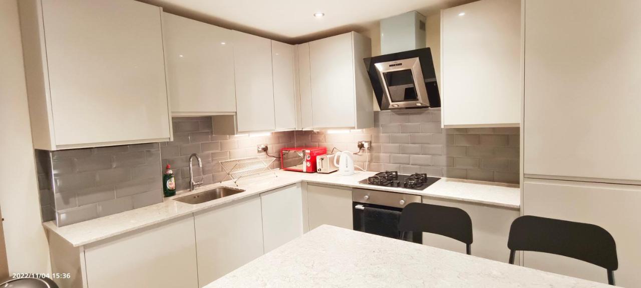 First Floor Flat 1 Northwood Apartment Лондон Екстериор снимка