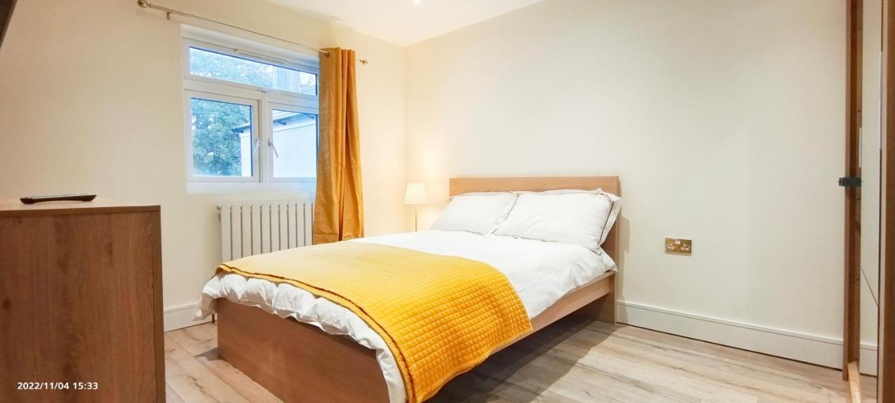First Floor Flat 1 Northwood Apartment Лондон Екстериор снимка