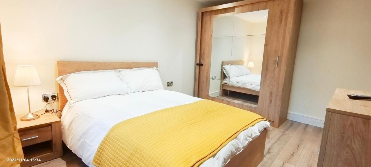 First Floor Flat 1 Northwood Apartment Лондон Екстериор снимка